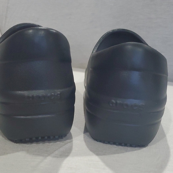 CROCS Neria Pro II Black Clogs - Picture 4 of 8